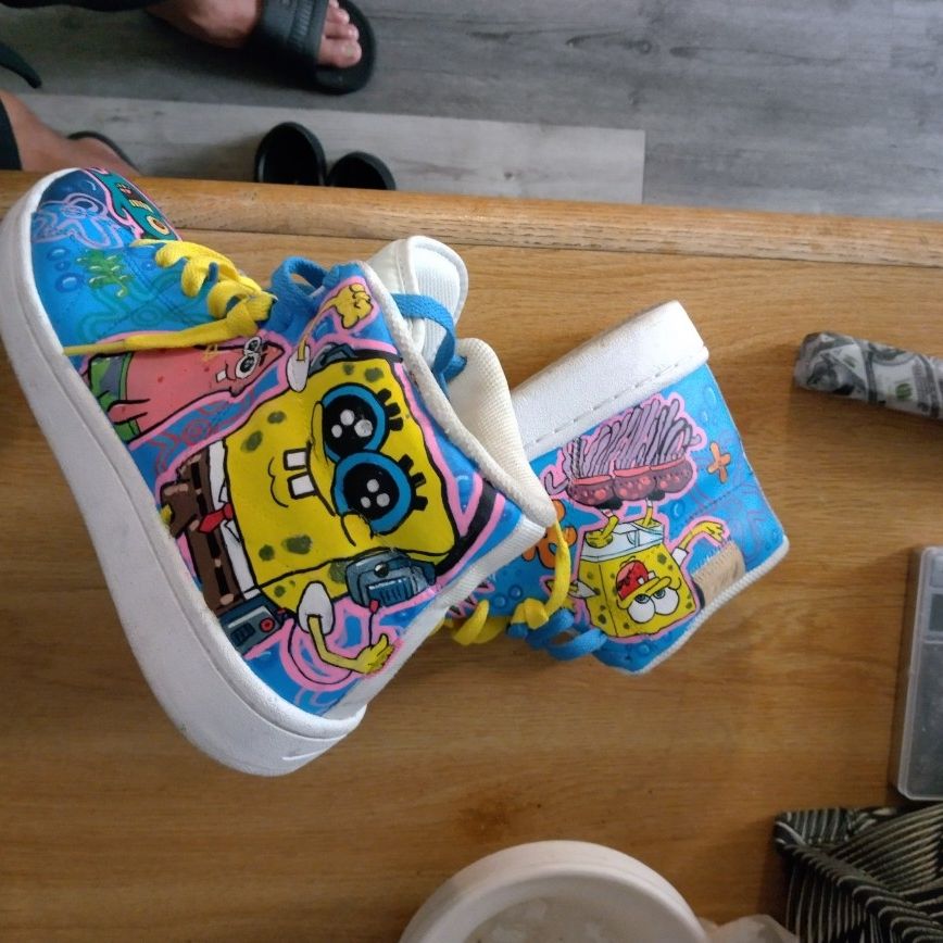 CUSTOMIZED SHOES 
