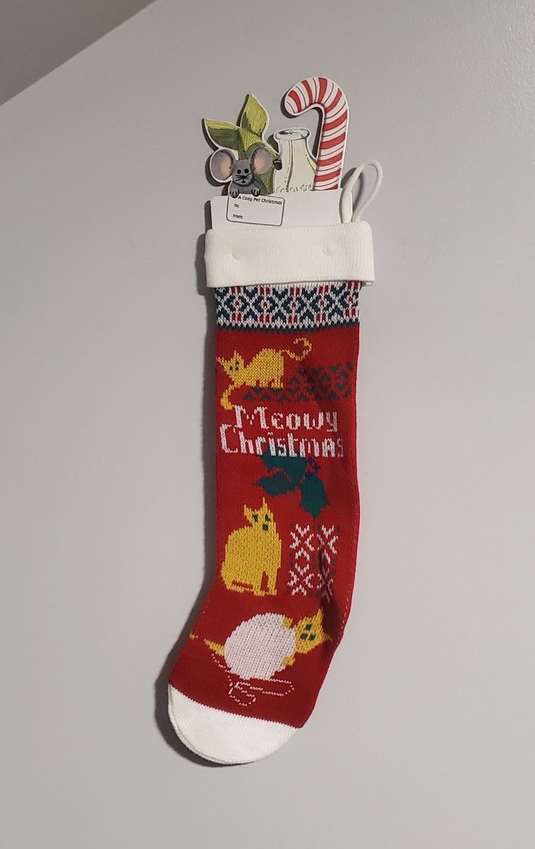Cozy Pet
Meowy Christmas
Knit Stocking