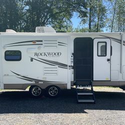2015 Rockwood Ultra Lite.  2304DS 