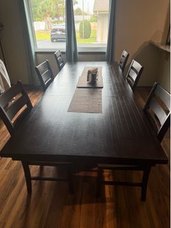 Kane’s Elem Lucca 7 piece dining room set
