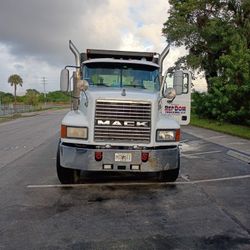 2014 Mack Ch612