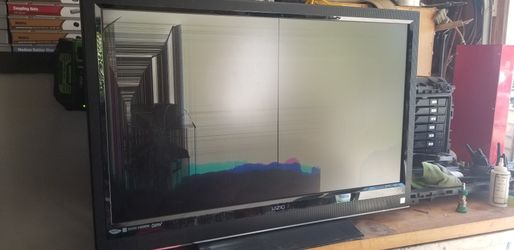 Vizio 42" Tv For Parts