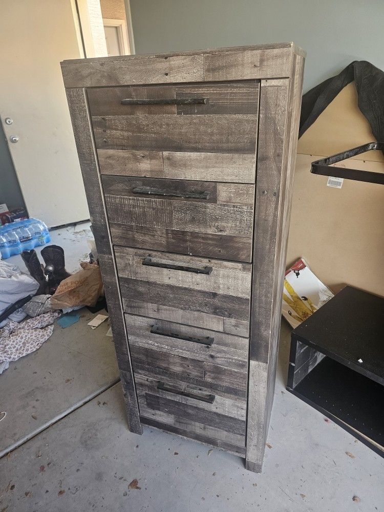 2 Twin Beds & Furniture