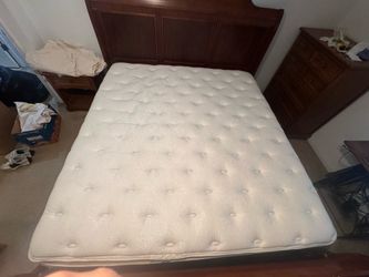 Simmons Beautyrest Classic Plush King  Pillowtop Mattress and Box Spring set white
