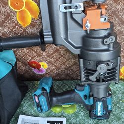 xclusive
   MAKITA 
40V XGT Brushless Cordless 3/8 in. Metal Hole Puncher (Tool Only)