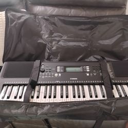 Keyboard Yamaha con accesorios