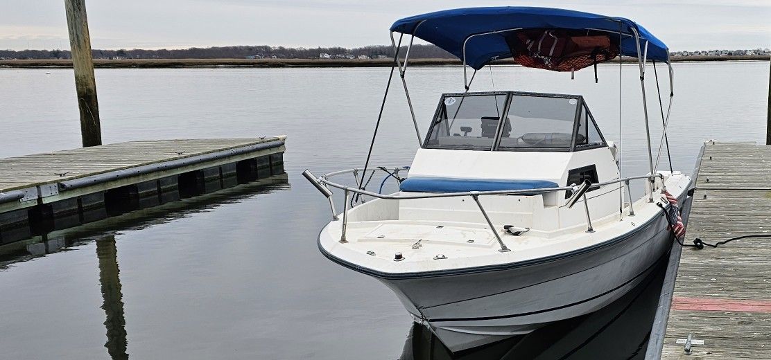Angler 204 Walkaround Boat Johnson 150