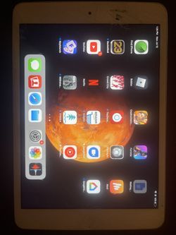 Ipad Mini 2  32GB Works Great - LCD Screen Is Great - Cracked Top Glass (easy To Repair)