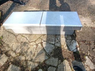 Full size truck toolbox no keys
