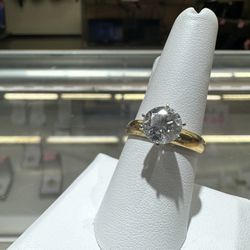 Ladies Gold Ring 