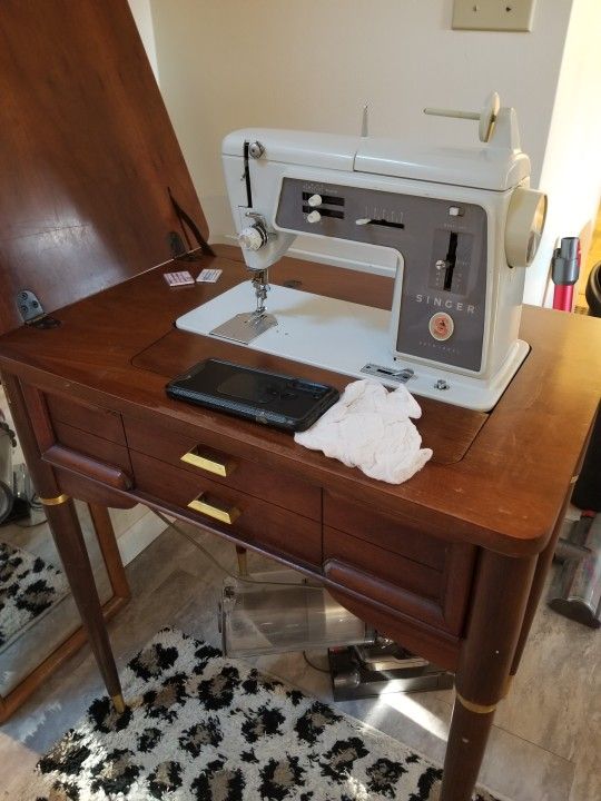 Singer Sewing Machine
