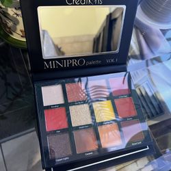 Paleta de sombras Beauty Creations