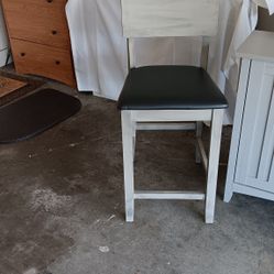  Bar Stools And Desk And Chair 