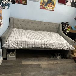 Double twin trundle bed