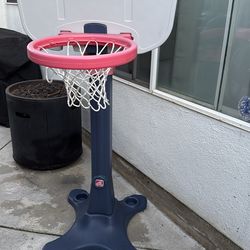 Kids plastic basketball hoop