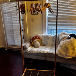 Extendable Gold Clothing Rack W/ Holden Hangers Included 