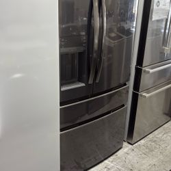 Frigidaire Refrigerator 