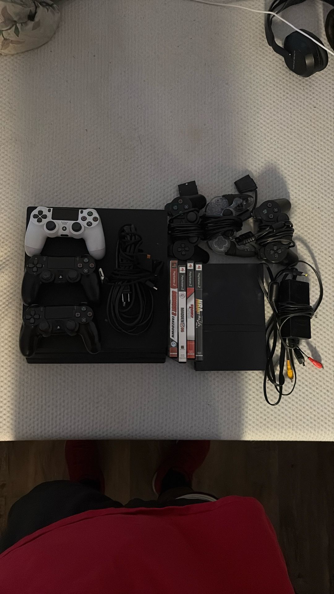 Sony PS4 Slim and PS2
