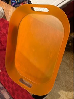 Plastic tray