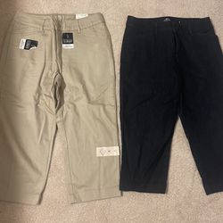 2 Pairs St. John’s Bay Capri Pants Sz 4