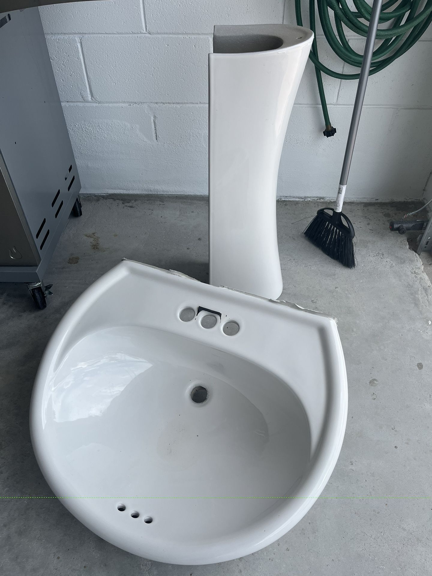 Pedestal Sink Combo *only*