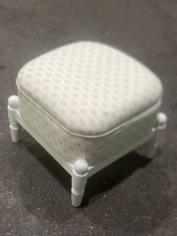 Lillian August storage ottoman clean lime greenish. Location below  31705 CR 54,  Wesley Chapel,  FL 33543 Storage Mart
