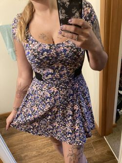 American Eagle Floral Dress With Back Cut Out Size Xs/S