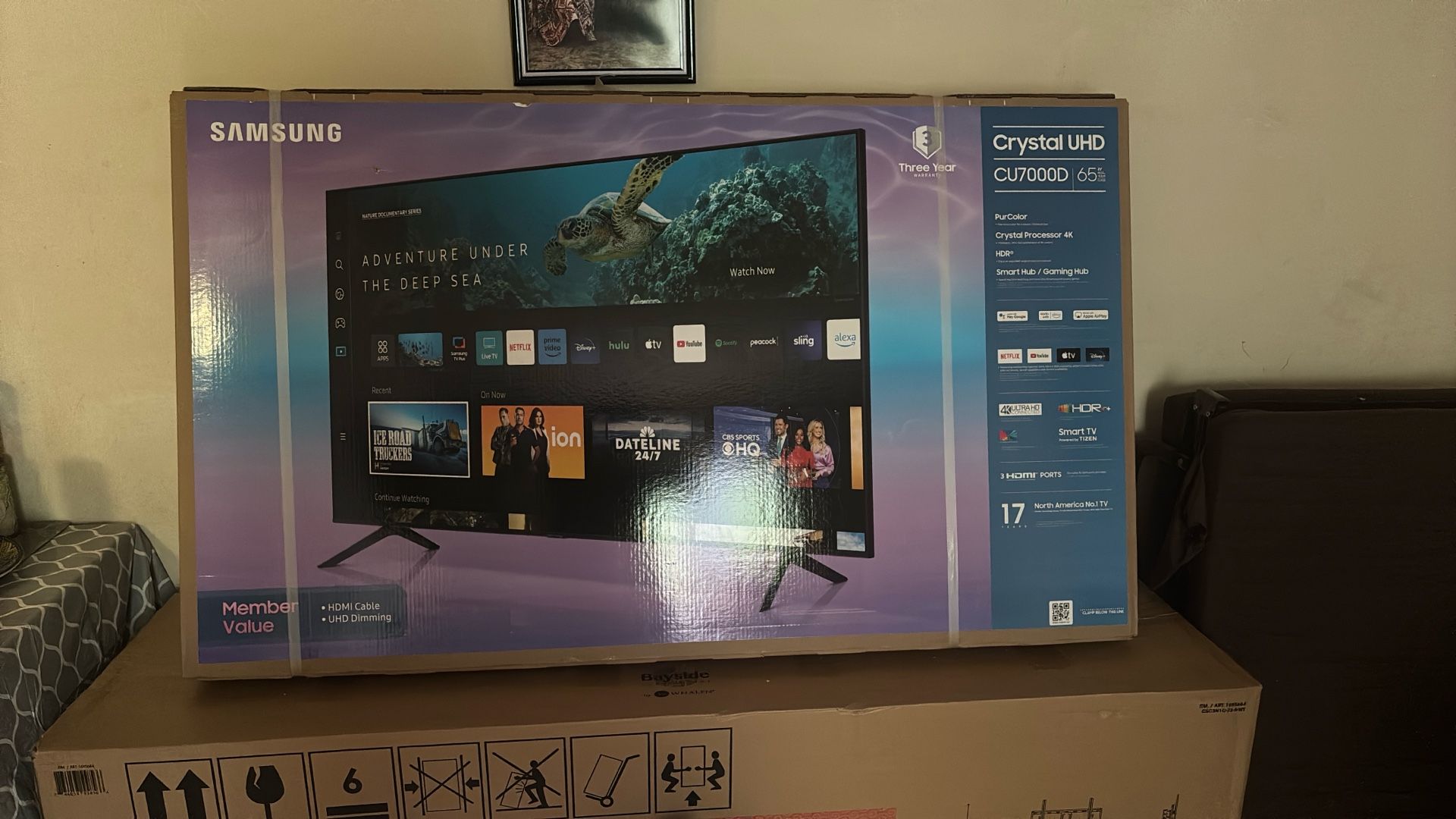 SAMSUNG 65-Inch Class Crystal UHD CU7000 Series