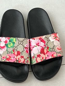Maybe size 6 or seven these are small. Women’s sandals