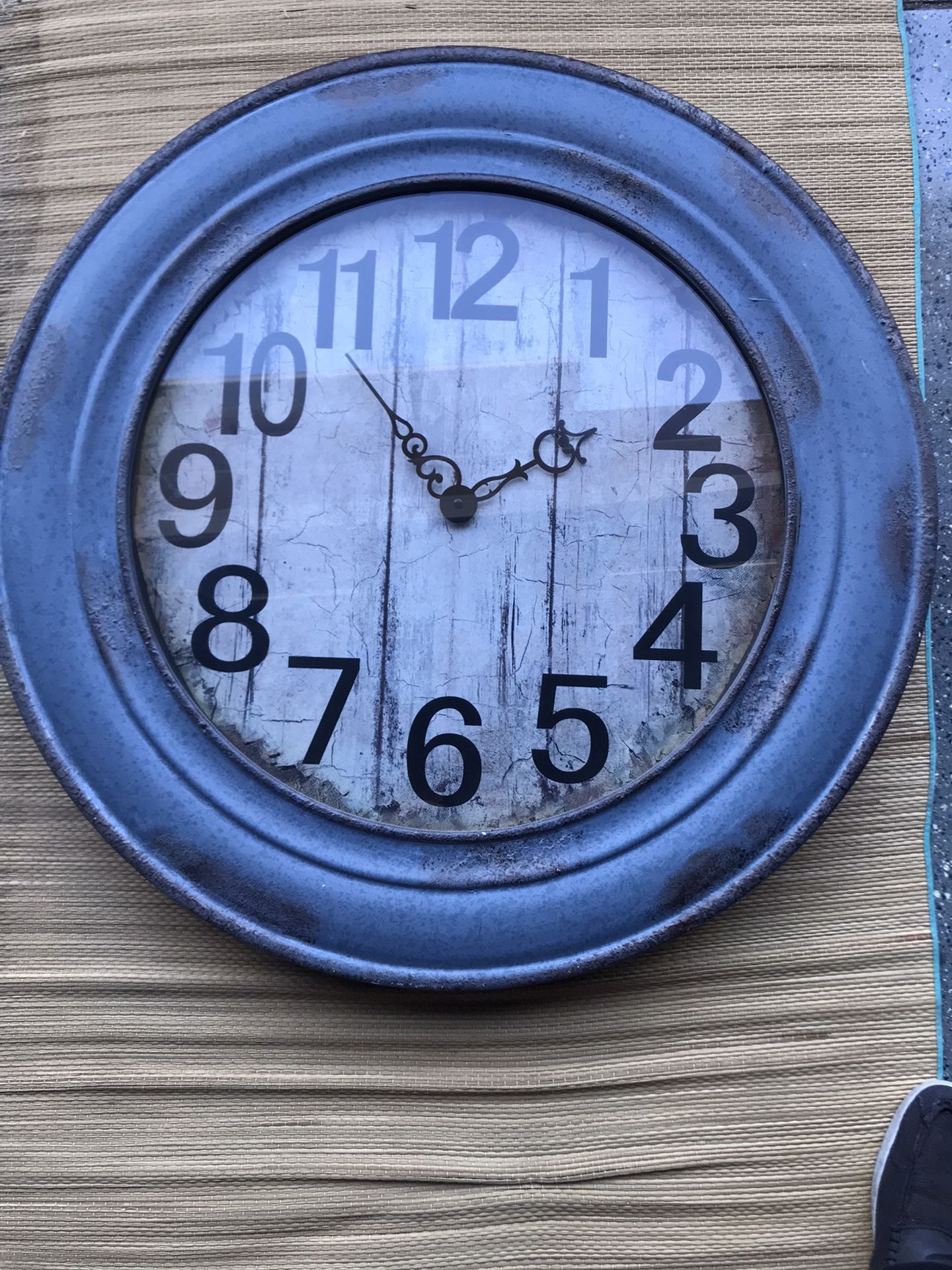 Large Wall Distress Looking 31” Clock ⏰ $45