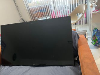 Samsung Smart TV Comes with Remote 