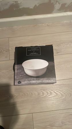 Stoneware serving bowl