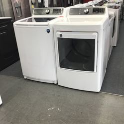 New Scratch And Dent Midea Washer And Dryer Set. 1 Year Warranty 