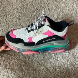 Balenciaga Triple S       Size 7