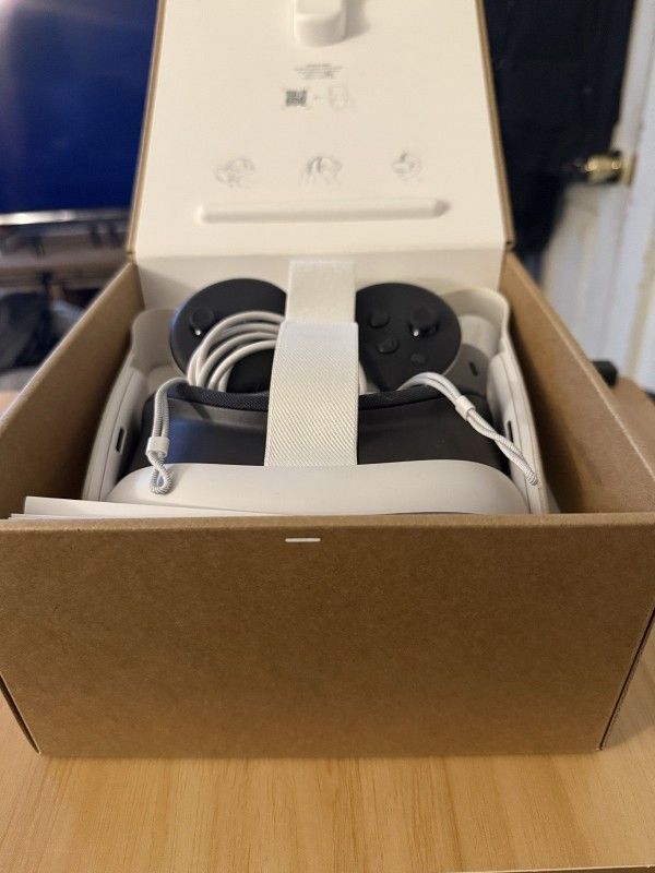 All-in-One VR Headset Complete with box