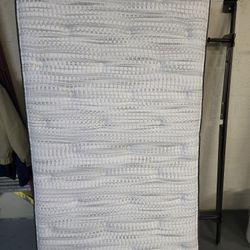 Twin mattress 