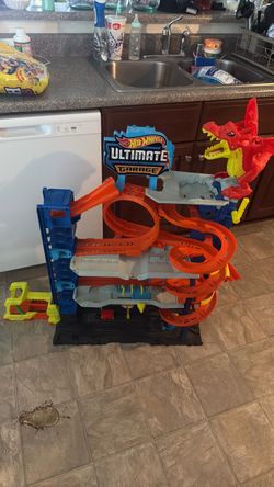 Hot wheels ultimate garage