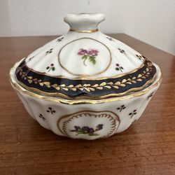 LIMOGES FRANCE DECOR TRINKET BOX W/LID