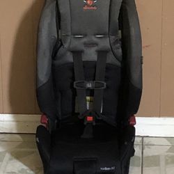 DIONO RADIANT CONVERTIBLE CAR SEAT!!!!