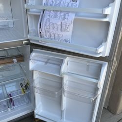 33inch Stainless Steel Whirlpool Fridge