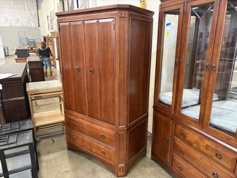 THOMASVILLE Warm Toned Cherry TV Media Armoire with 4 Drawers