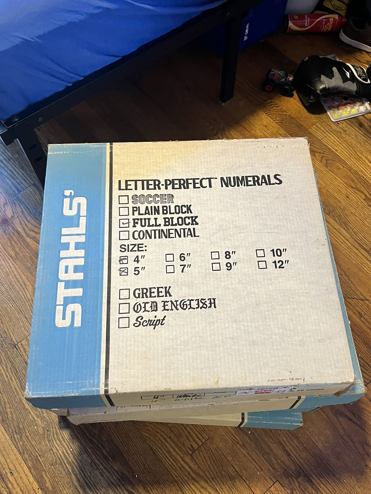 4 boxes of large/Small/Medium Stahls heat press  Numbers