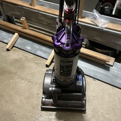 Dyson DC28 Vacuume 