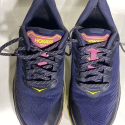 Hoka Women 9.5