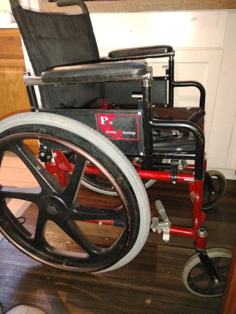 P2+ Folding Wheelchair