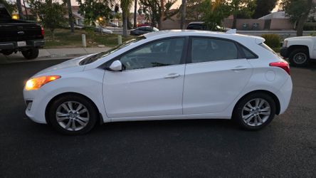 Super clean 2013 HYUNDAI ELANTRA GT 4CLY 1.8L 32MPG CLEAN TITLE