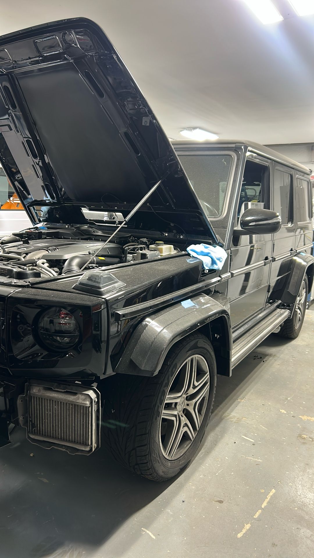 Right And Left Front Fenders For G-63 Year 2015 