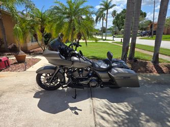2019 Harley David Road Glide Special.