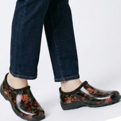 oggers Women’s Size 8 Waterproof Garden Clogs – Floral  Print - Size 8