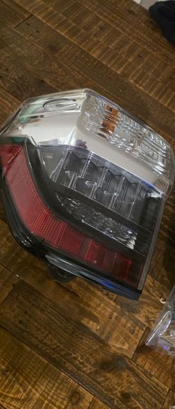 Toyota 4 Runner (OEM taillights)